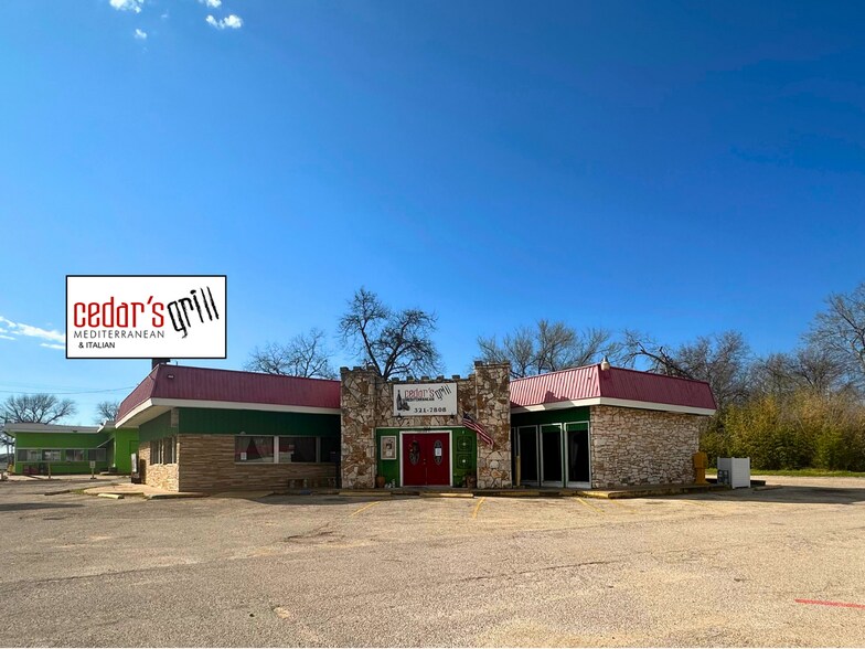 904 College St, Bastrop, TX 78602 Cedar's Grill