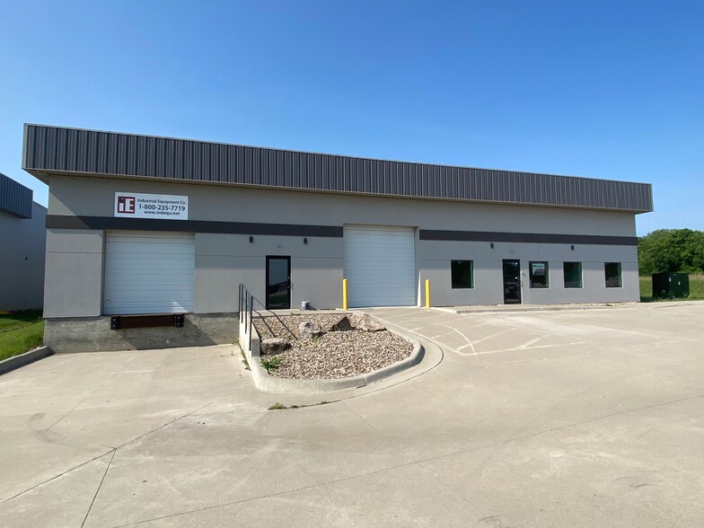 10907 Industrial Cir, Peculiar, MO for sale - Building Photo - Image 1 of 1