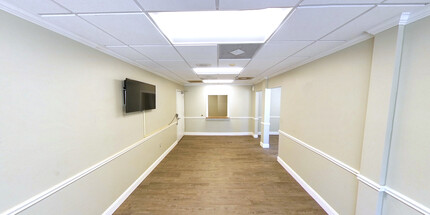 8837 Goodbys Executive Dr, Jacksonville, FL for lease Interior Photo- Image 2 of 9