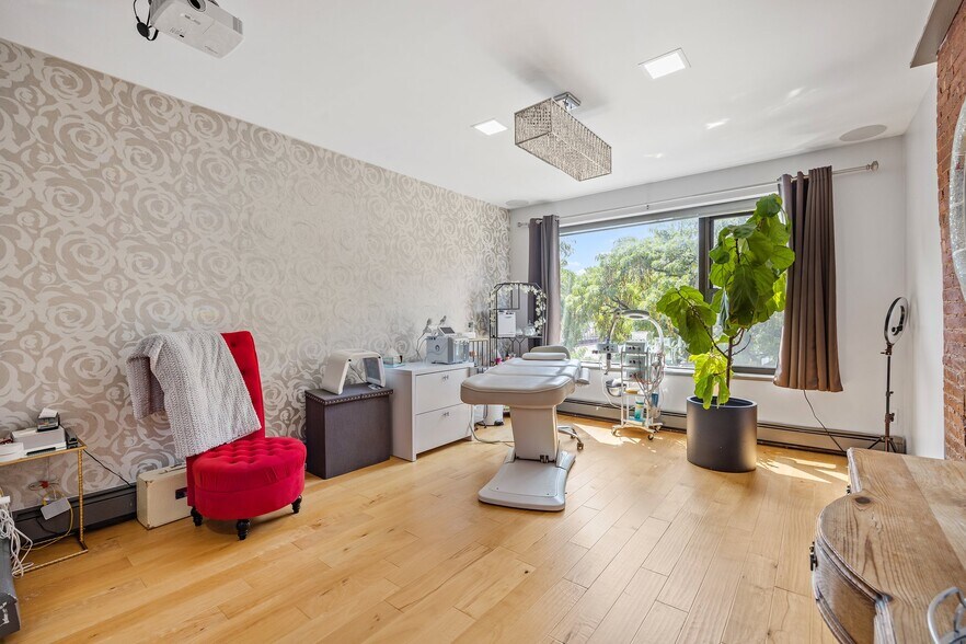 30-05 30TH Ave, Astoria, NY for sale - Interior Photo - Image 1 of 1