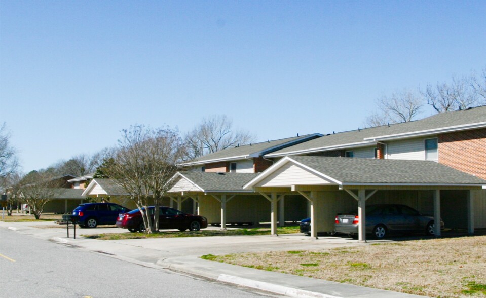 1870 Weeksville Rd, Elizabeth City, NC for sale - Primary Photo - Image 1 of 1