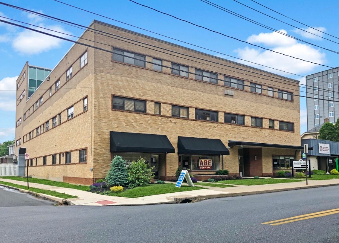 35 E Elizabeth Ave, Bethlehem, PA for lease Building Photo- Image 1 of 5