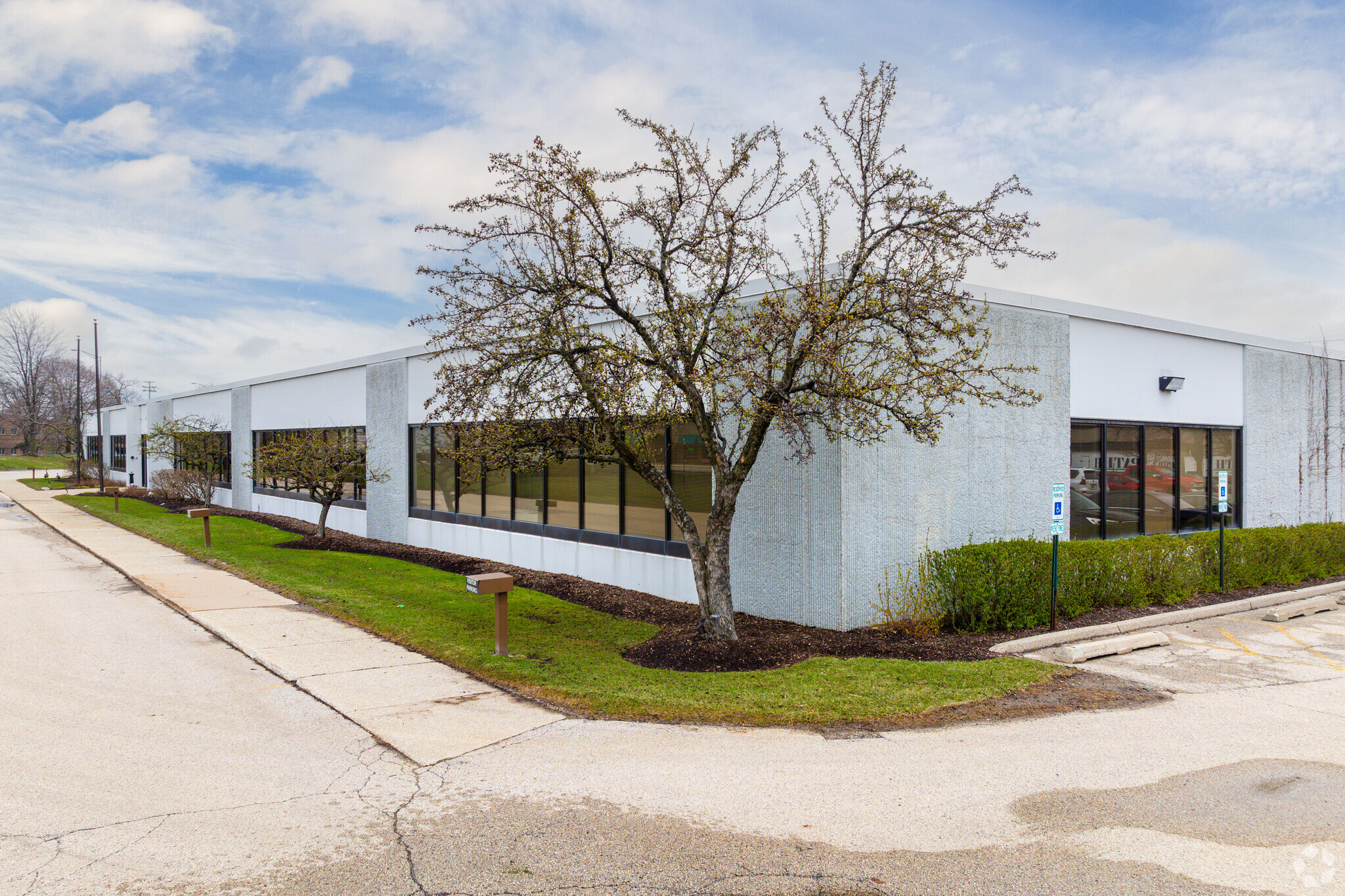 425-465 E Algonquin Rd, Arlington Heights, IL for sale Primary Photo- Image 1 of 1