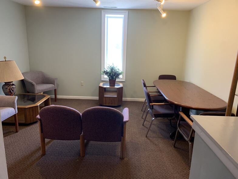 569 Boston Post Rd, Orange, CT for lease - Interior Photo - Image 3 of 11