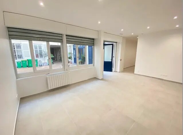 Office in Paris for lease - Building Photo - Image 2 of 5