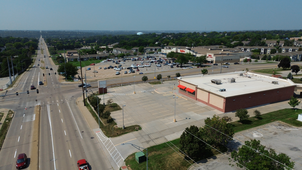 10770 Fort St, Omaha, NE for sale - Building Photo - Image 3 of 8