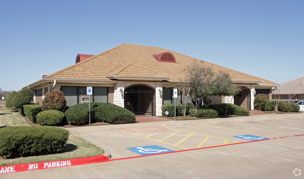 629-631 Matlock Centre Cir, Arlington, TX for sale - Primary Photo - Image 1 of 1