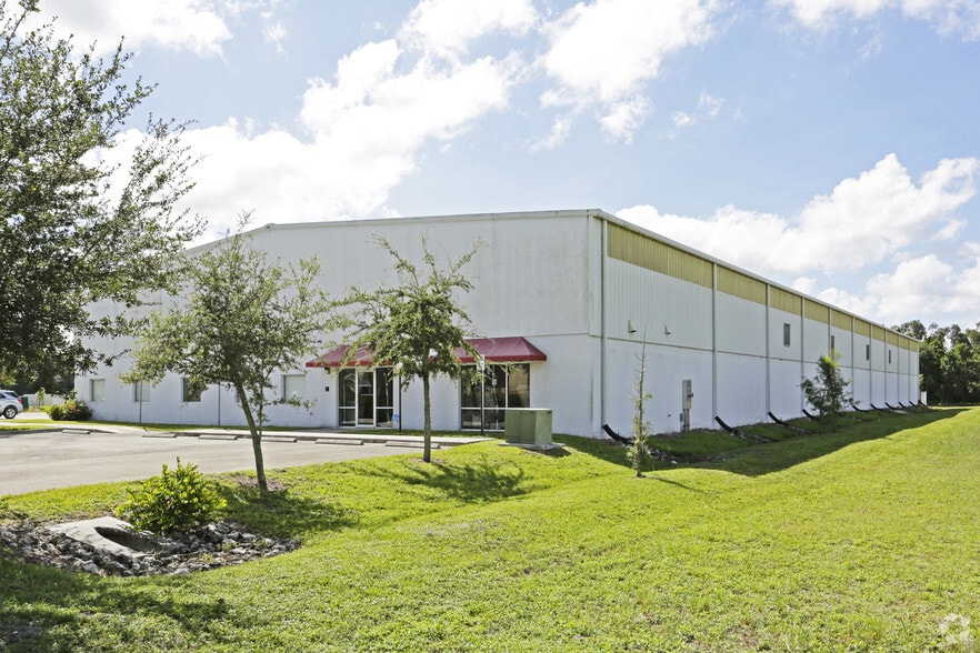 7899 Drew Cir, Fort Myers, FL for lease - Building Photo - Image 1 of 7