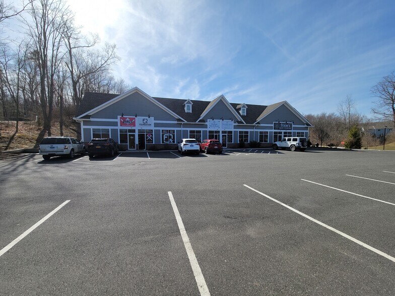 540 Federal Rd, Brookfield, CT for sale - Building Photo - Image 1 of 1