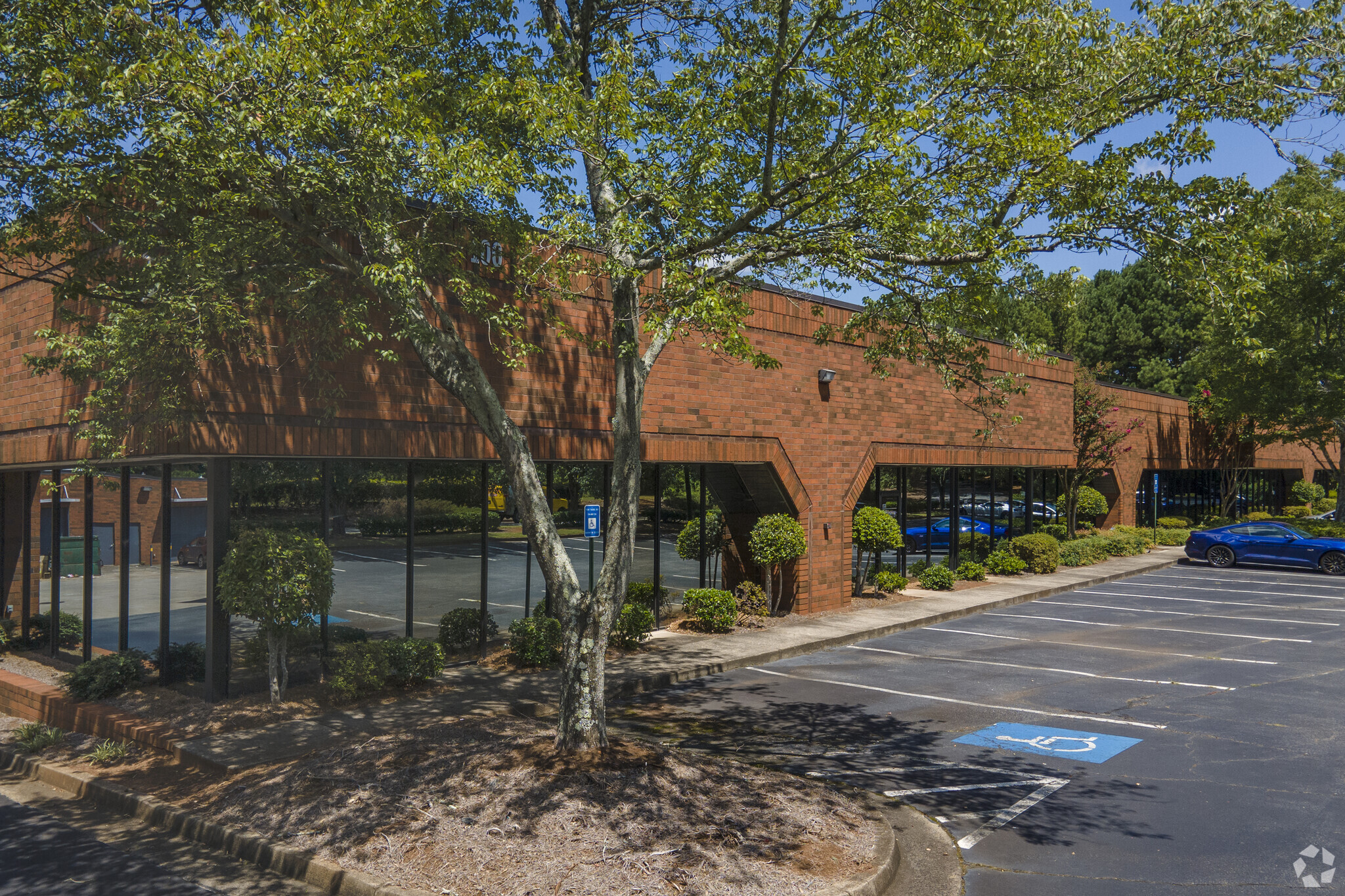 11660 Alpharetta Hwy, Roswell, GA for lease Primary Photo- Image 1 of 9