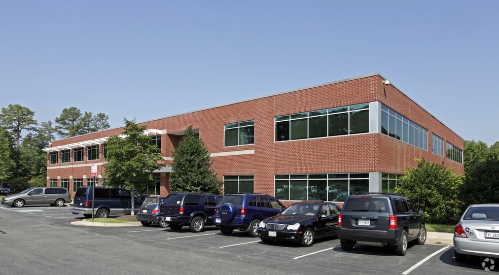 4240 Cox Rd, Glen Allen, VA 23060