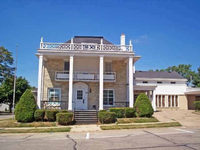 921 15th Ave, Monroe, WI for sale Building Photo- Image 1 of 1