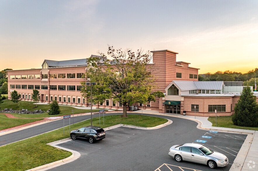 224D Cornwall St NW, Leesburg, VA for lease - Building Photo - Image 2 of 17