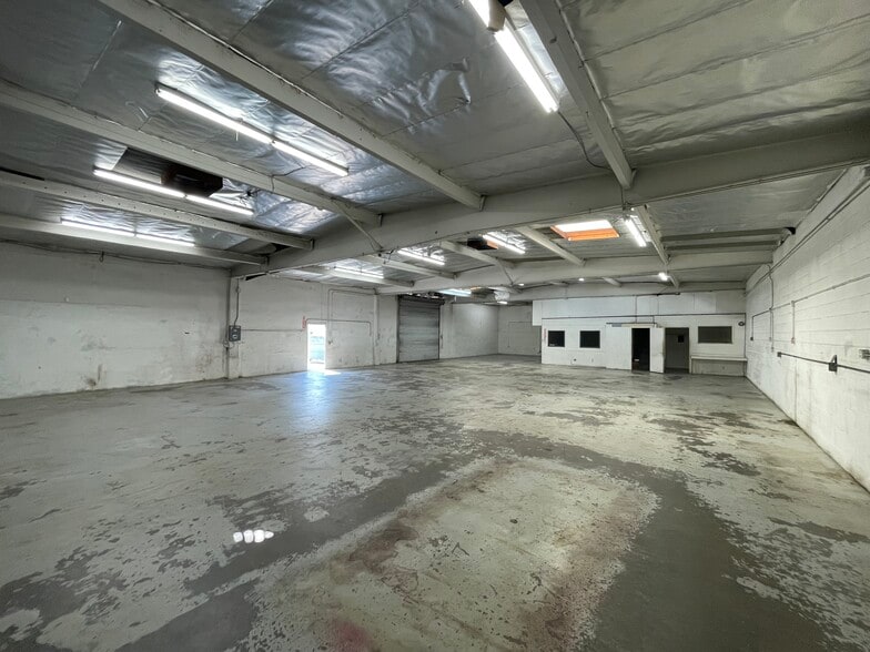 931-945 W Hoover Ave, Orange, CA for sale - Building Photo - Image 2 of 21