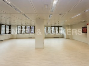 Plaça de Francesc Macià, Barcelona, Barcelona for lease Interior Photo- Image 2 of 10