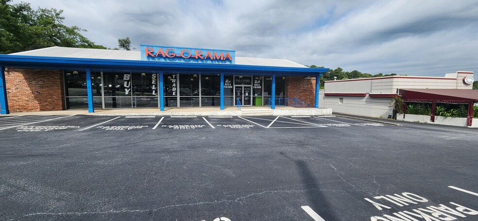 6500 Roswell Rd, Sandy Springs, GA for lease - Building Photo - Image 1 of 4