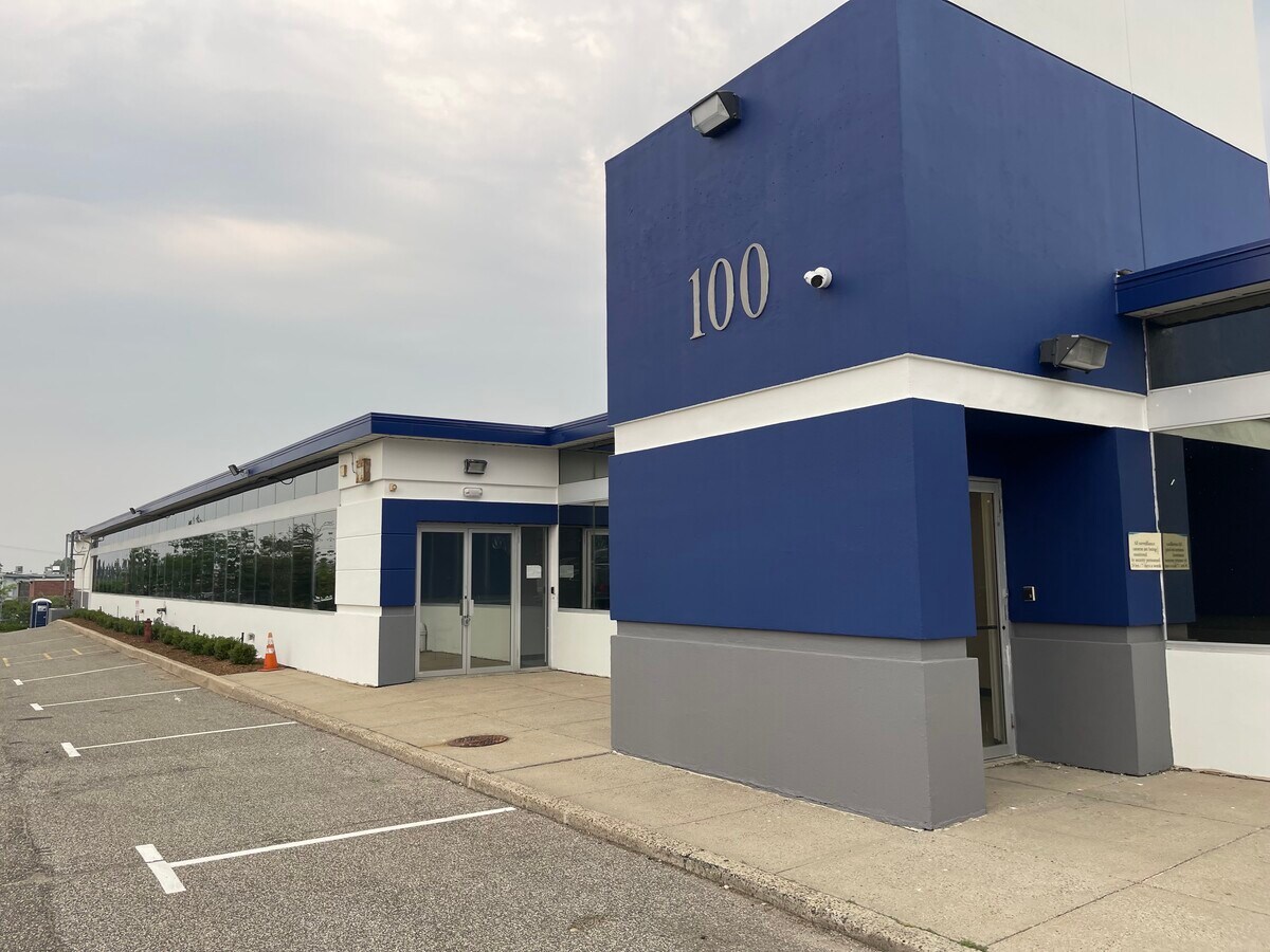 100 Commercial St, Plainview, NY 11803 Industrial for Lease