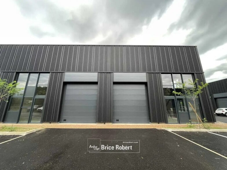 Flex in Trévoux for sale - Building Photo - Image 3 of 6