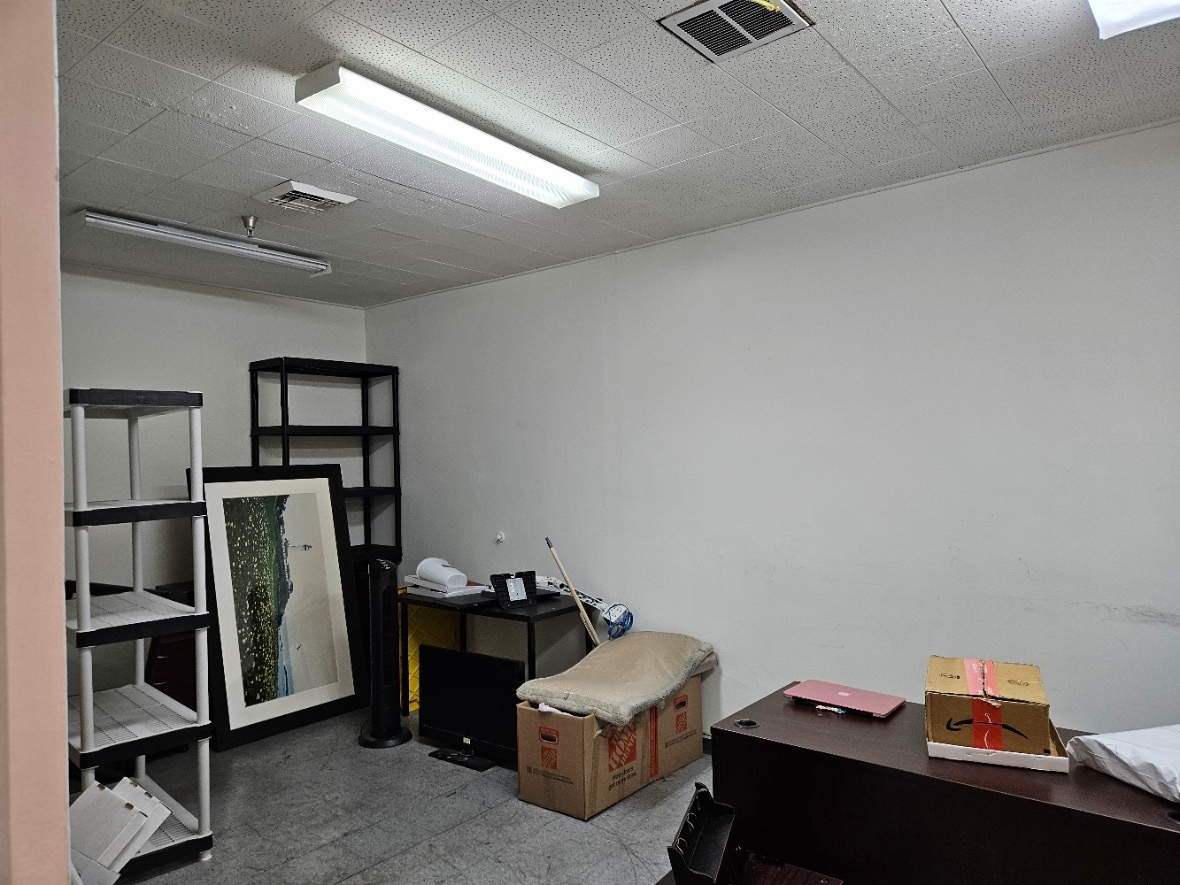 3000 W 6th St, Los Angeles, CA for lease Interior Photo- Image 1 of 3
