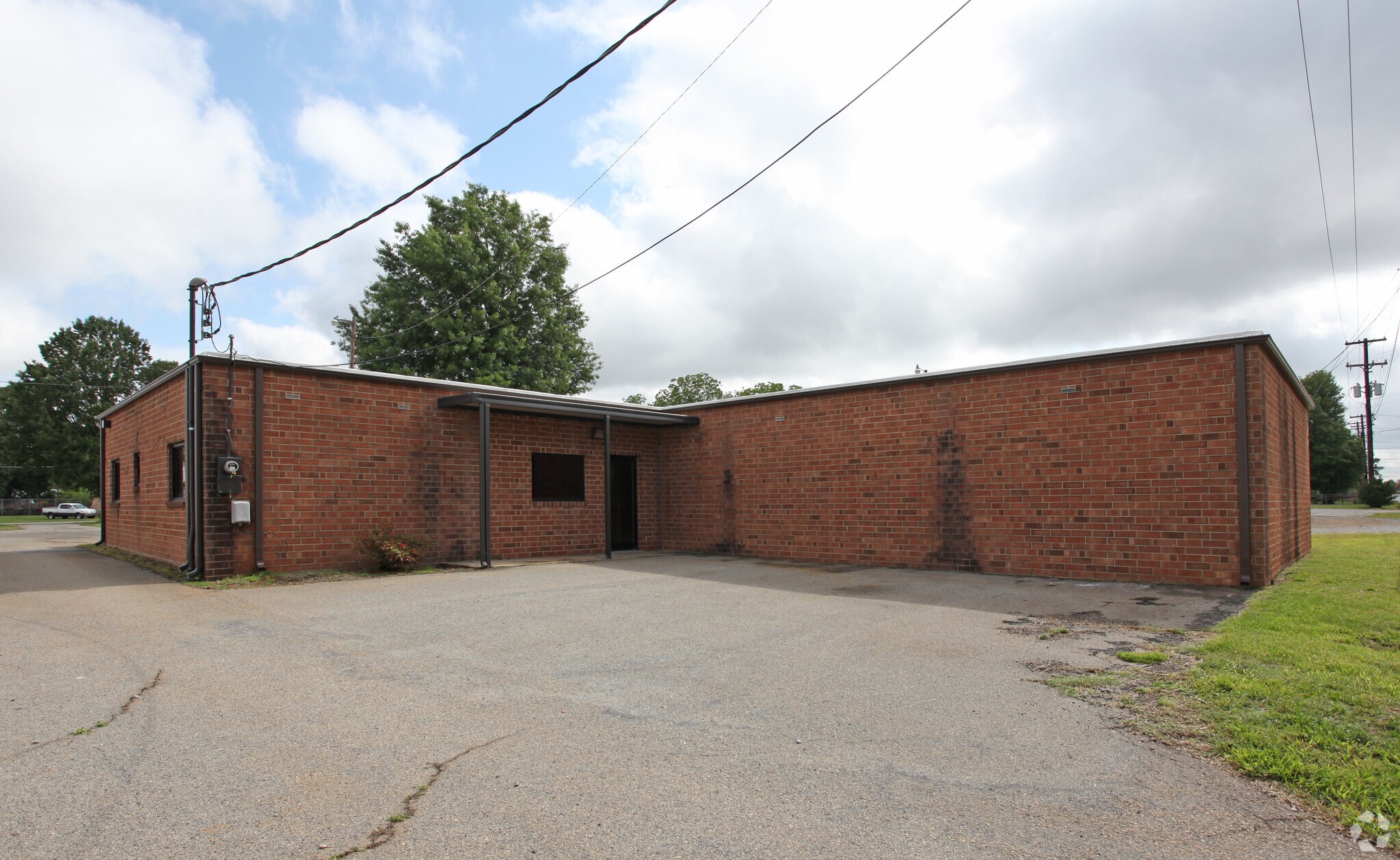 1416 Trinity Ave, High Point, NC for sale Primary Photo- Image 1 of 1