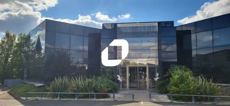 Office in Mérignac for lease Building Photo- Image 1 of 7