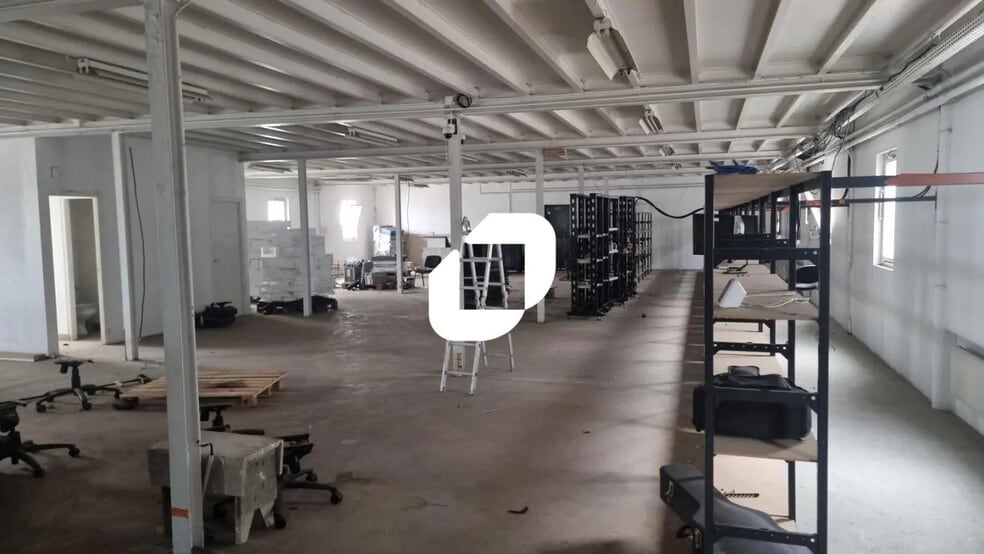 Flex in Chennevières-sur-Marne for lease - Interior Photo - Image 2 of 7