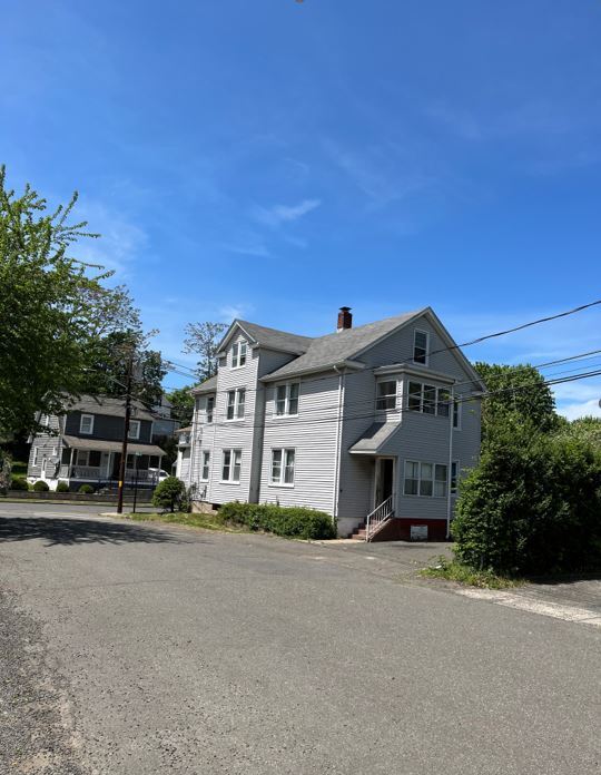 Meriden Ct Portolio portfolio of 11 properties for sale on LoopNet.com Primary Photo- Image 1 of 6