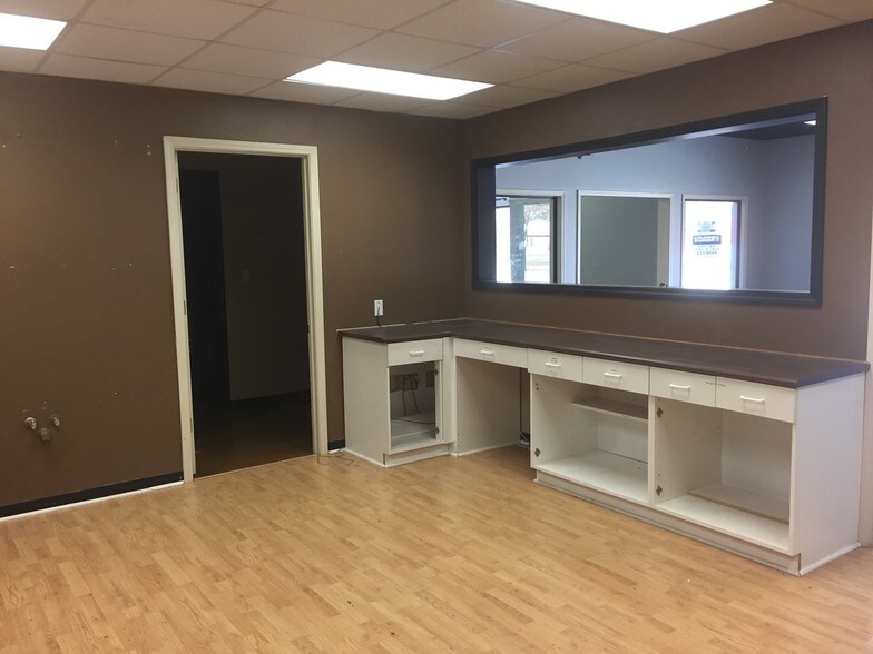 208 Rue Louis Xiv, Lafayette, LA for sale - Building Photo - Image 1 of 1