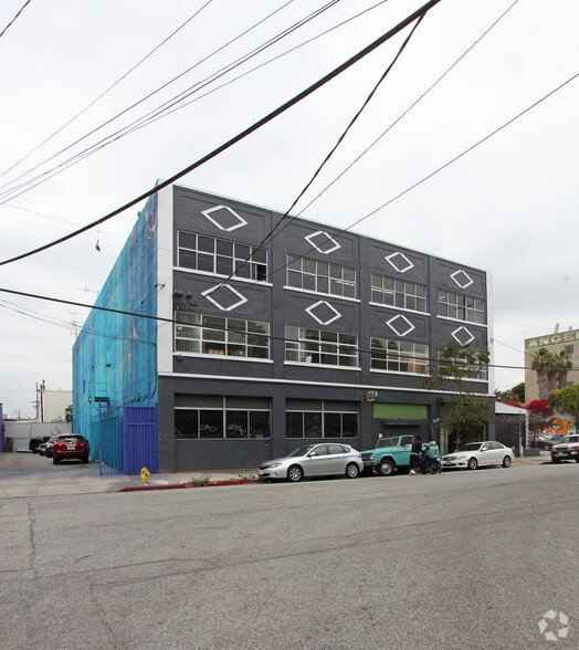 828-830 Traction Ave, Los Angeles, CA for lease - Building Photo - Image 2 of 13