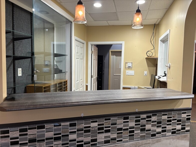 6662 W Johnson Rd, La Porte, IN for lease - Interior Photo - Image 2 of 21