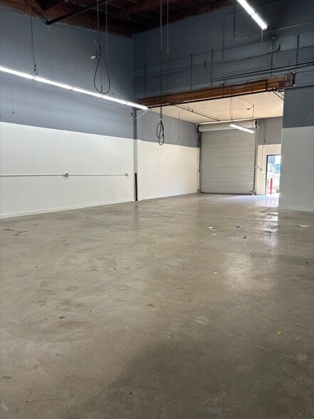 150 W Slauson Ave, Los Angeles, CA for lease - Building Photo - Image 3 of 6