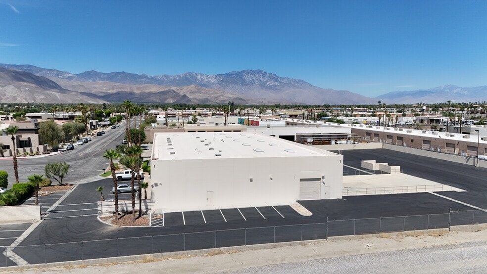 75220 Merle Dr, Palm Desert, CA for lease - Building Photo - Image 3 of 7