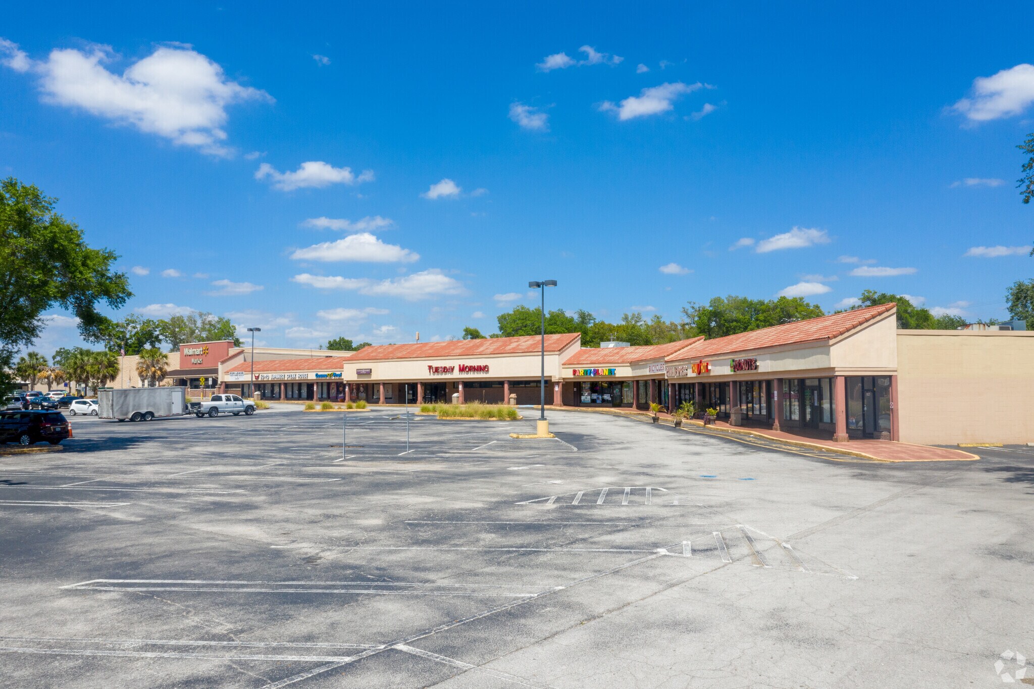 901-927 Lithia Pinecrest Rd, Brandon, FL for sale Primary Photo- Image 1 of 1