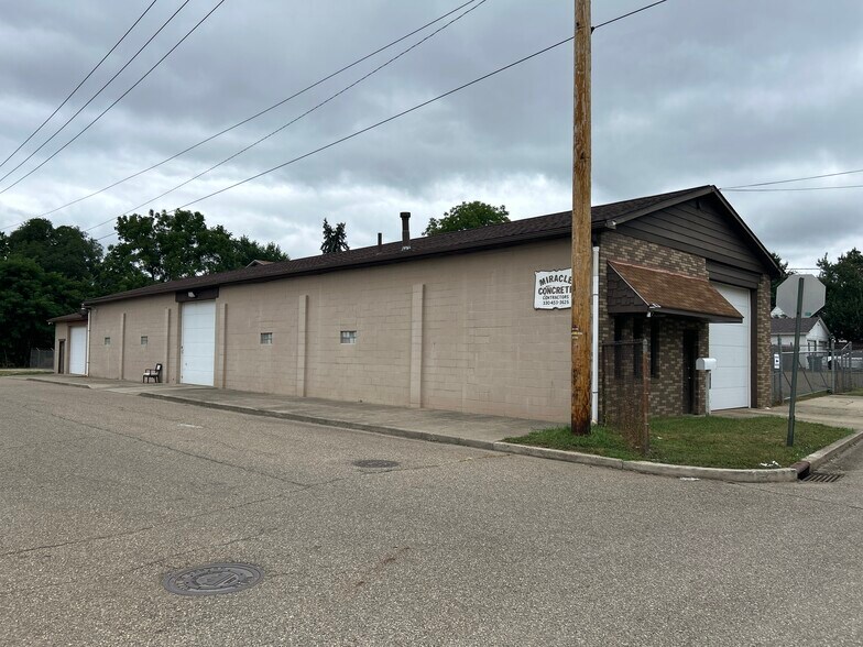 1905 23rd St NE, Canton, OH for lease - Building Photo - Image 2 of 5