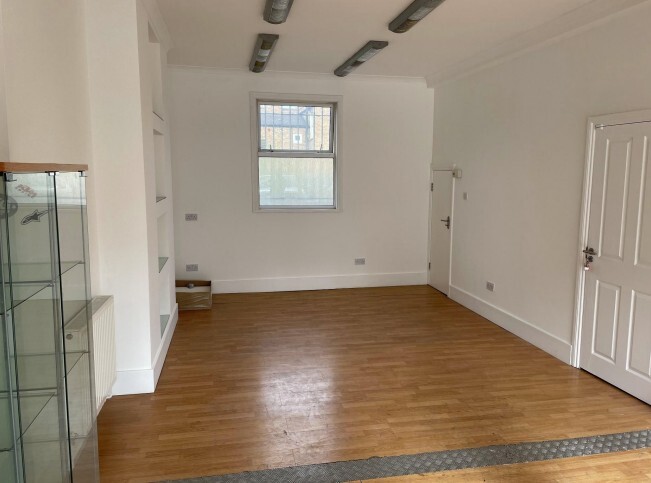 193 St James Rd, Croydon for lease - Interior Photo - Image 2 of 3