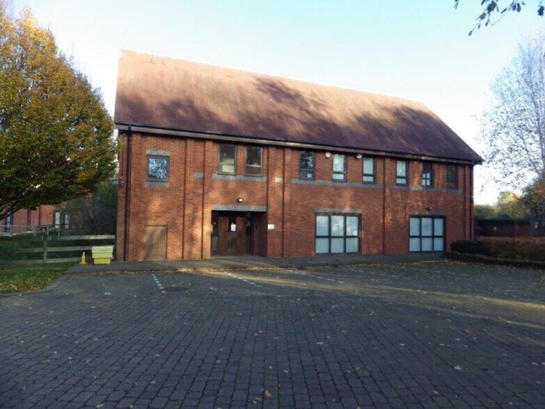 Newbury Rd, Kingsclere for sale - Primary Photo - Image 1 of 1