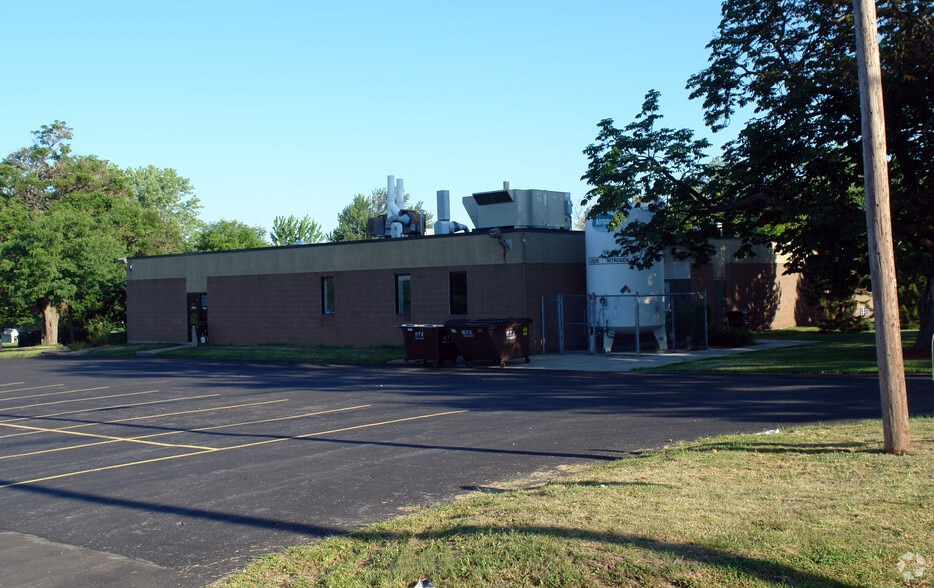 6707 Brooklawn Pky, Mattydale, NY for lease - Building Photo - Image 2 of 7