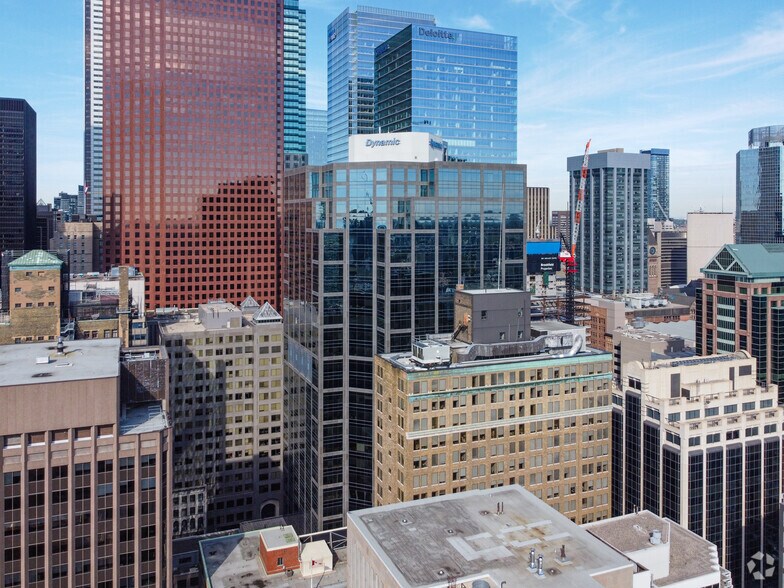 1 Adelaide St E, Toronto, ON M5C 2V9