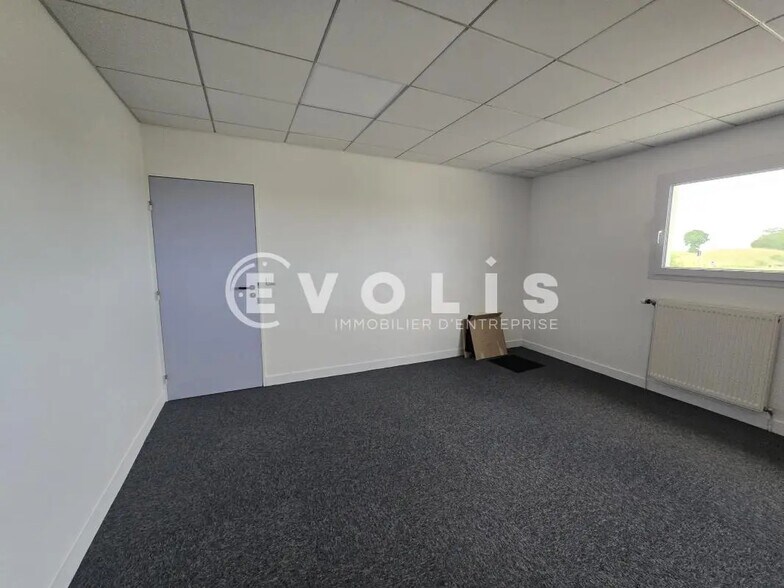 Office in Gometz-le-Châtel for lease - Building Photo - Image 3 of 6