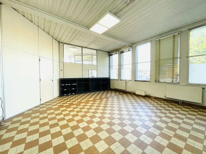 Office in Le Havre for lease - Interior Photo - Image 1 of 5