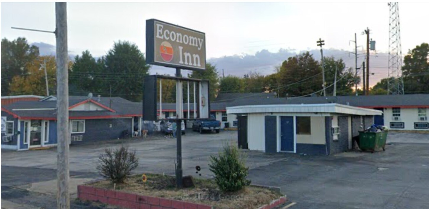 2011 N Broadway St, Poteau, OK for sale Primary Photo- Image 1 of 8