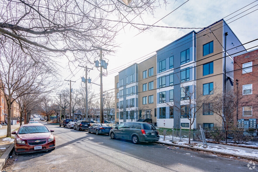 1949 Naylor Rd SE, Washington, DC for sale - Building Photo - Image 3 of 7