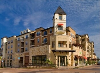 300 E Basse Rd, San Antonio, TX for lease - Building Photo - Image 2 of 30