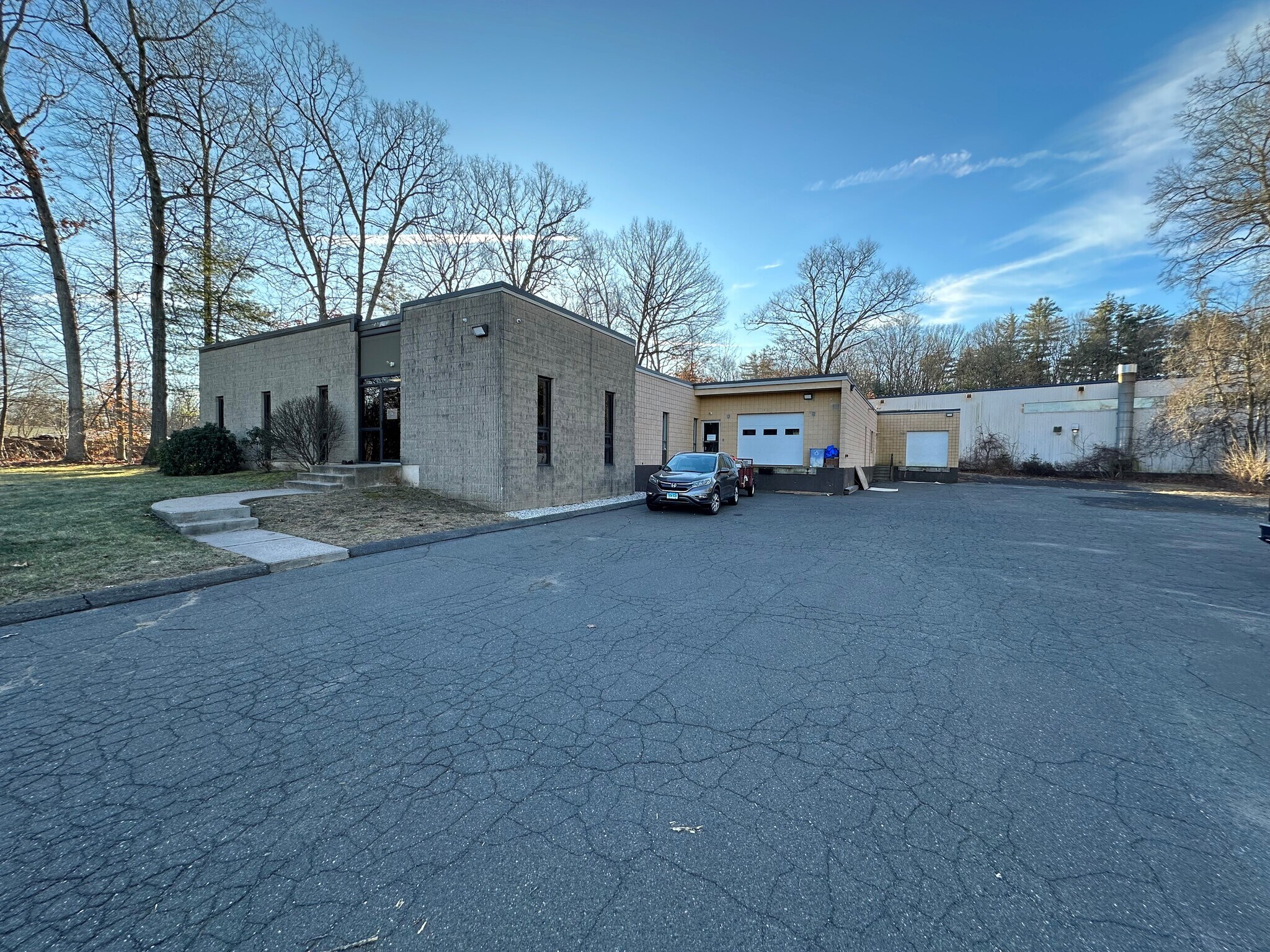 20 Northwood Dr, Bloomfield, CT for sale Primary Photo- Image 1 of 1