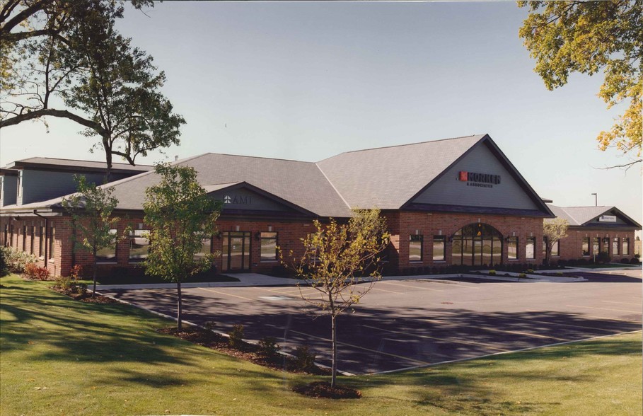 1880-1888 E Fabyan Pky, Batavia, IL for lease - Building Photo - Image 1 of 27