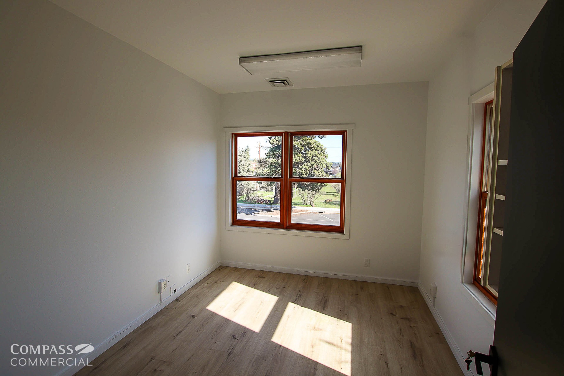 141 W Main Ave, Sisters, OR for lease Building Photo- Image 1 of 1
