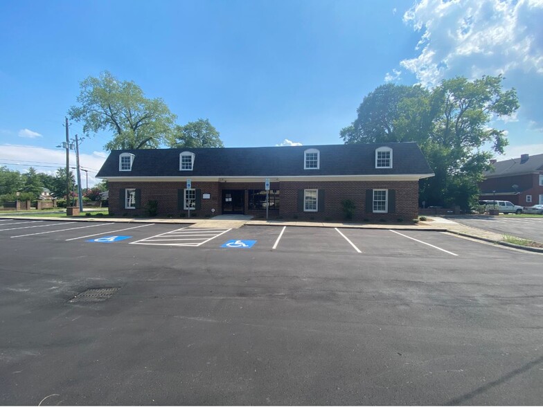 310 Dick St, Fayetteville, NC for lease - Building Photo - Image 3 of 53