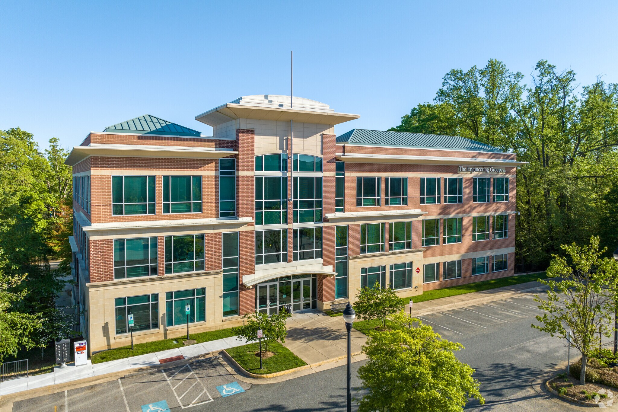 13580 Groupe Dr, Woodbridge, VA for lease Primary Photo- Image 1 of 7