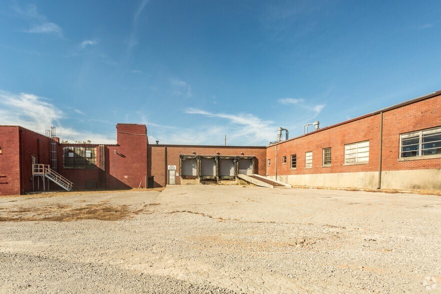 130 Enterprise Ln, McMinnville, TN for lease - Building Photo - Image 3 of 4