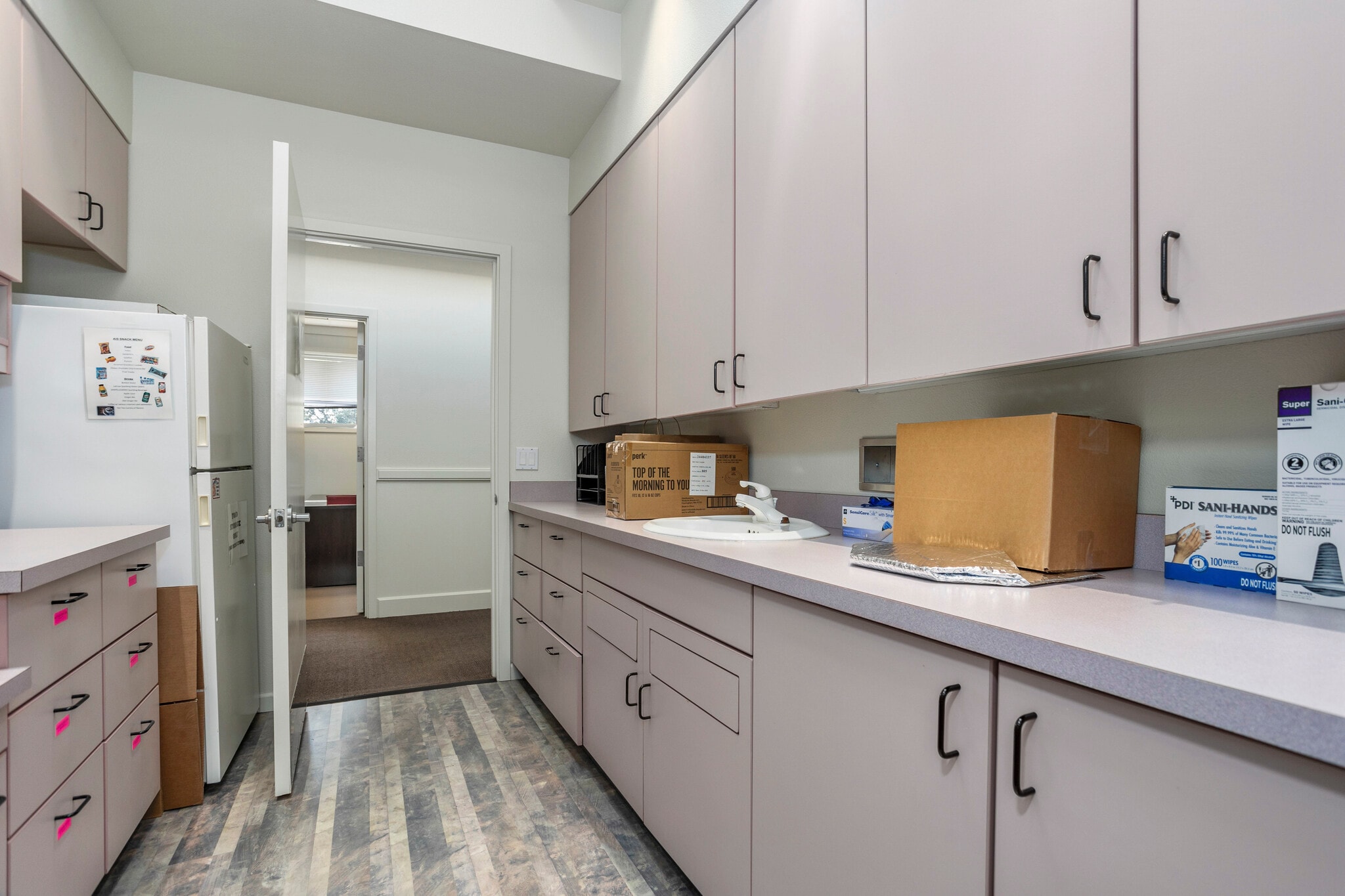 911 S Washington St, Kennewick, WA for sale Interior Photo- Image 1 of 21